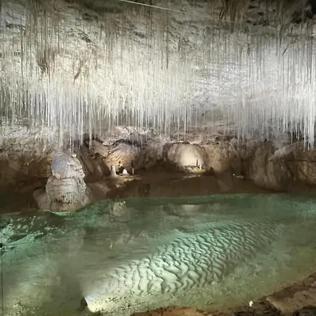 Le Domaine De La Bourne Et Sa Piscine *